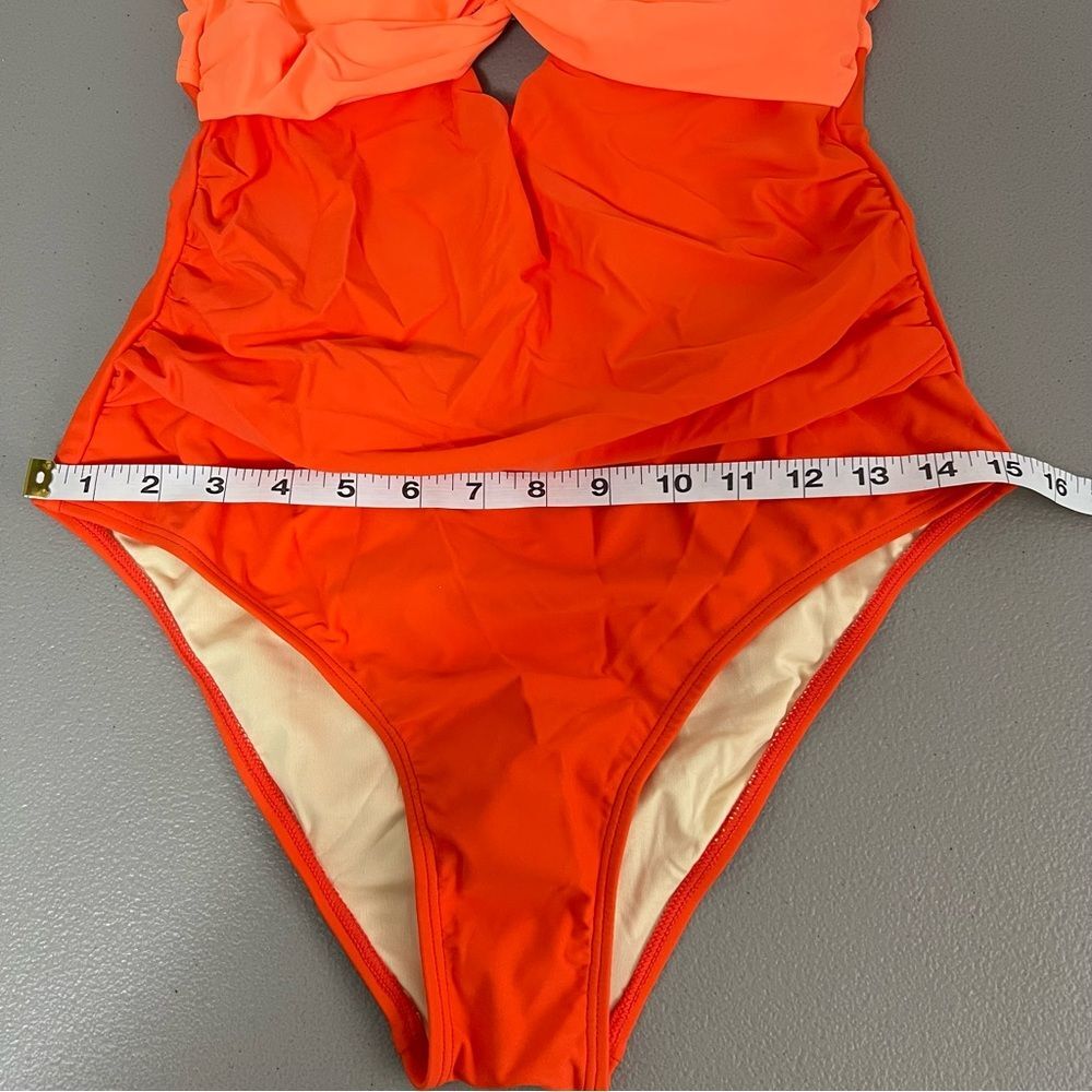 Cupshe Twist Front Color Block One Piece Swimsuit NWT Size Medium Orange Cutout - Picture 10 of 12